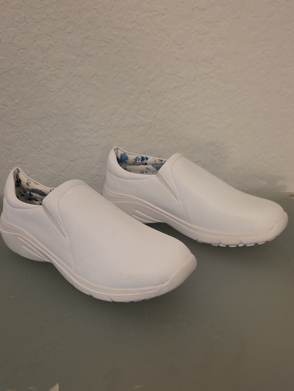 Hawkwell White Slip-On Women's Comfort Mules Size 10